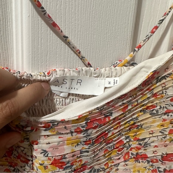 Astr Floral Pintuck Pleated Crop Top Size M - Picture 6 of 8